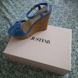 Blue flower wedges